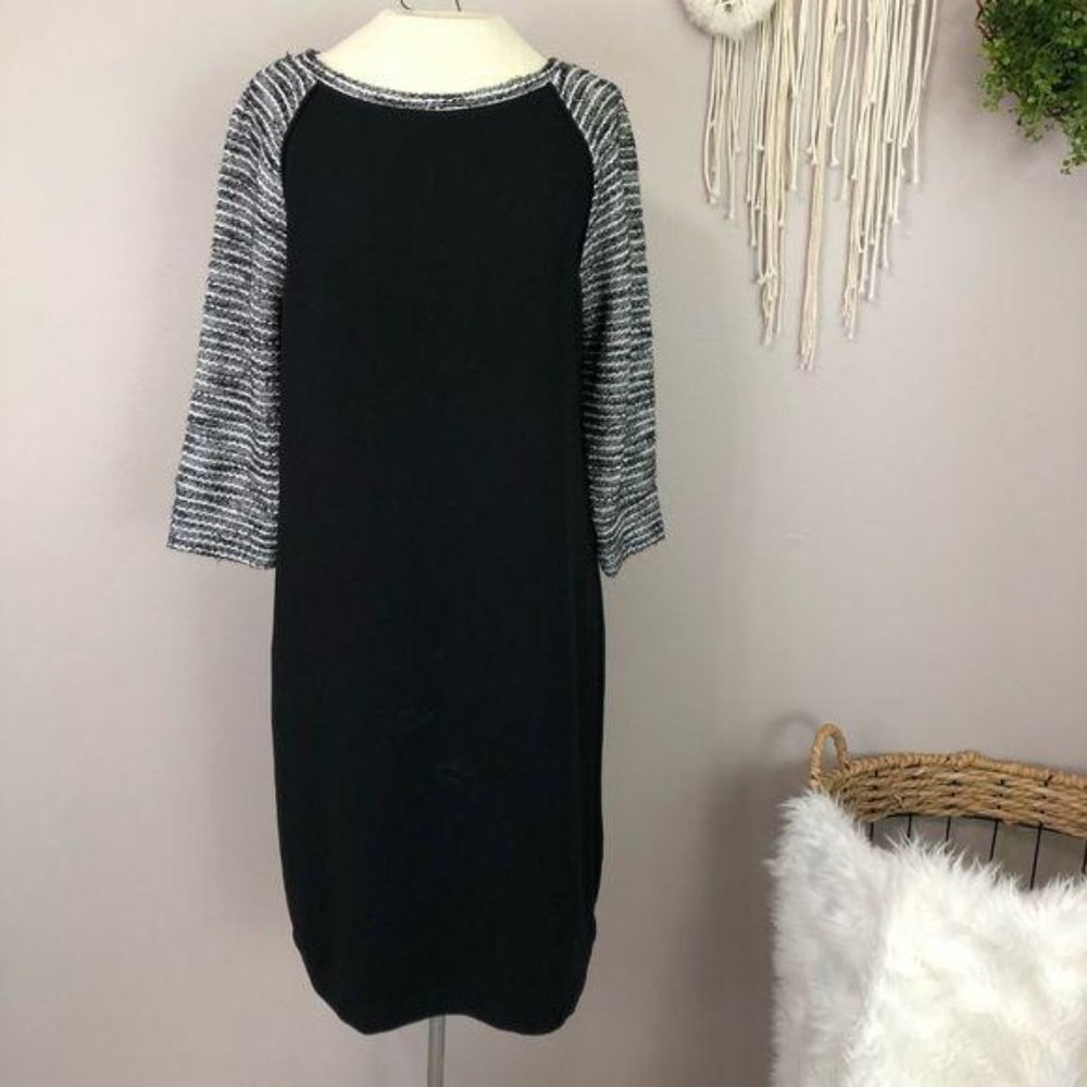3/$25 Ann Taylor Loft sz8 black Raglan shift dress